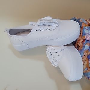 Platform canvas sneakers